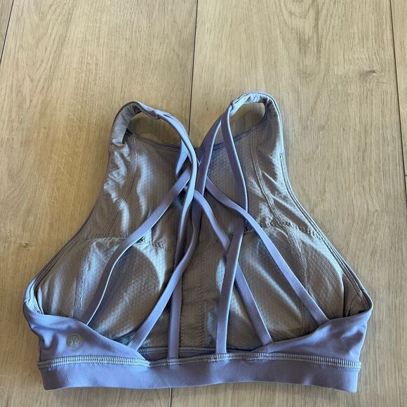 Lululemon women’s sports bra size 2 - Picture 4 of 6